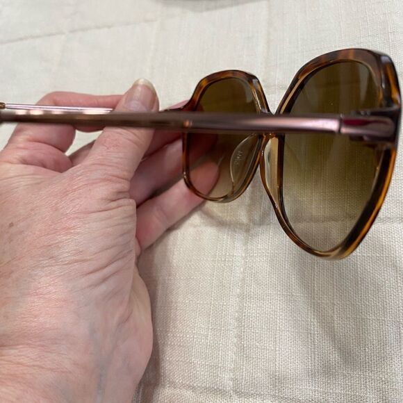 Vera Bradley Sunglasses    - Picture 5 of 10